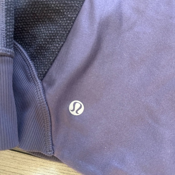 Lululemon Emerged Renewed jacket Size 4 purple - Picture 4 of 9